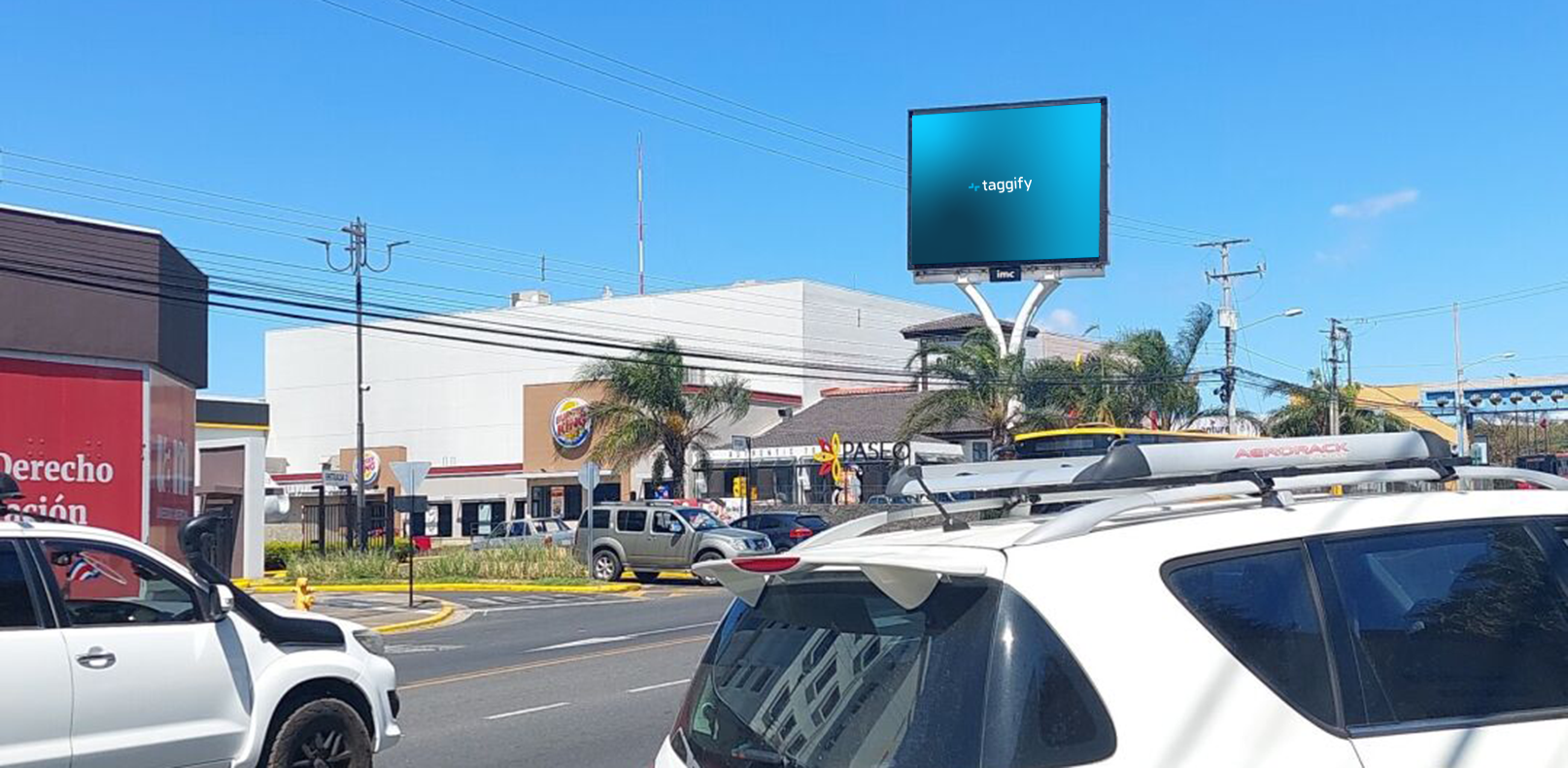 Heredia - Paseo De Las Flores - Pantalla Externa - Sobre Ruta 3, Heredia